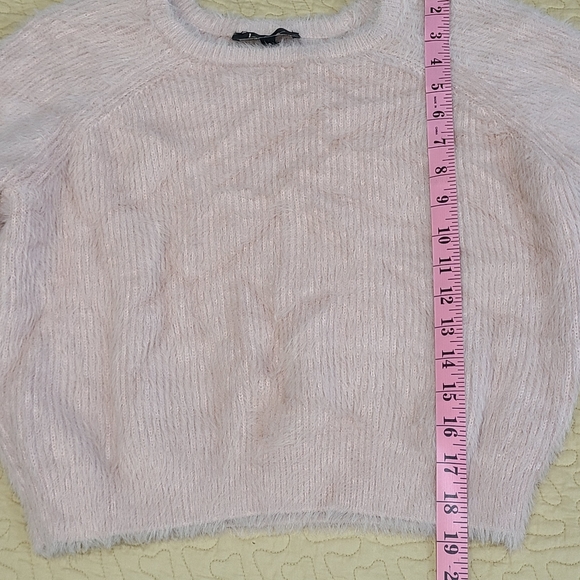 Lulu's eyelet knit oversized sweater size S - Picture 9 of 9